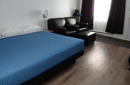 Ste Anne de Beaupre Hotel | Motel Hibiscus