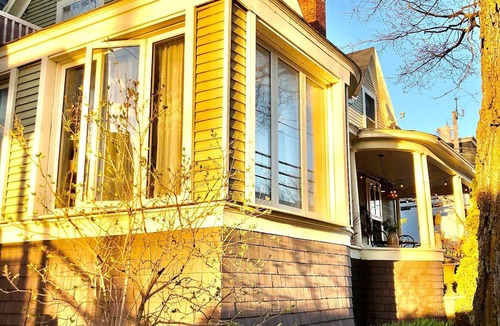 Magog Bed & Breakfast | La Maison de Ville - bed & bistro