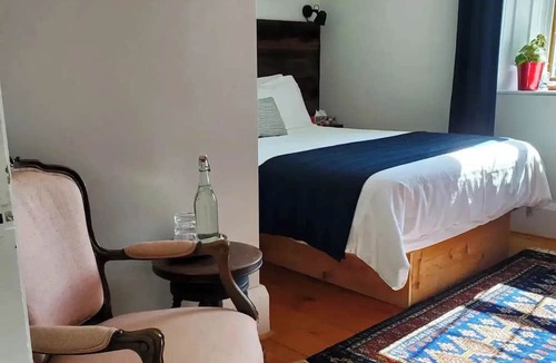 Rideau Lakes Bed & Breakfast | Harlem Stonegate B&B
