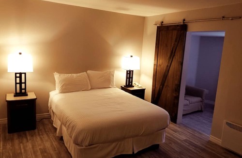 Hawke's Bay Hotel | Torrent River Inn