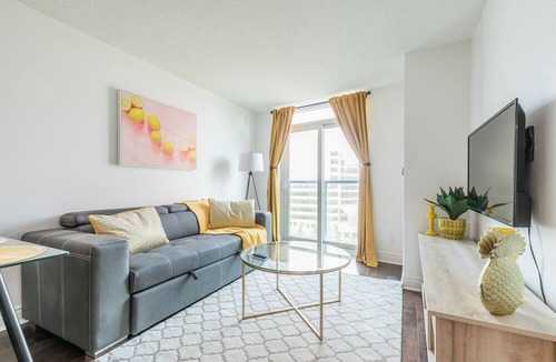 Willowdale Condo | Simply Comfort Gorgeous Apt North York
