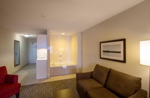 New Glasgow Hotel | Holiday Inn Express Stellarton by IHG