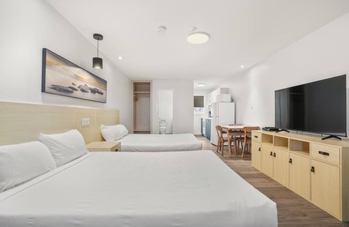 Wasaga Beach Hotel | Saga Resort