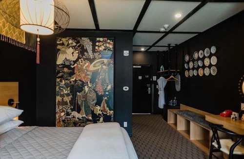 Colchester Hotel | The Grove Motel