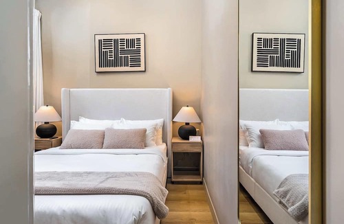 Grange Park Hotel | The Mccaul Your Downtown Suite Stay Near AGO