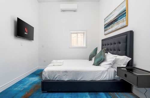 West Queen West Hotel | Plush Hotel