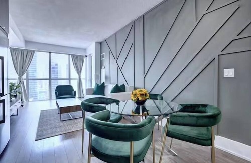 Fort York Apartment | Lake View Carlt