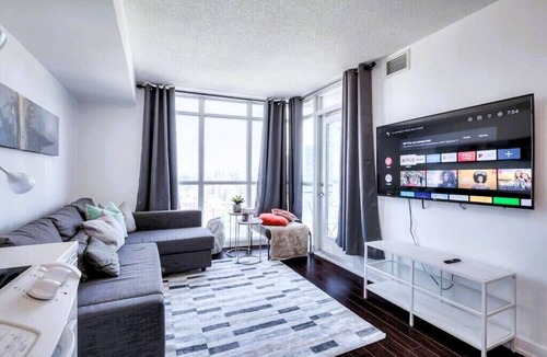 Fort York Apartment | Lake View Carlt