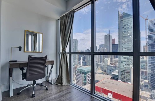 Fort York Apartment | Lake View Carlt
