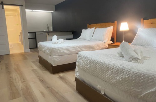 Exeter Hotel | The Ranchhouse Inn