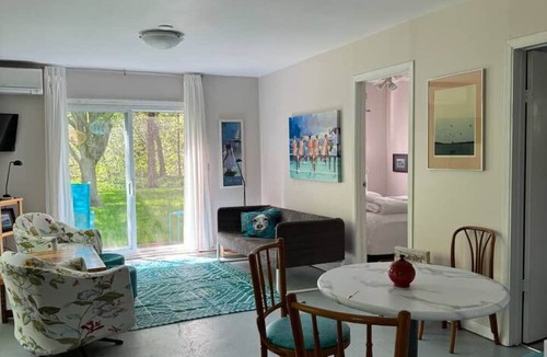 Lambton Shores House | Rustic Ipperwash Guesthouse