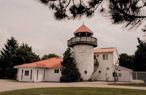 Zurich Hotel | Hessenland Inn & Schatz Winery