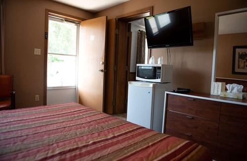 Ruthven Hotel | Adams Golden Acres Motel