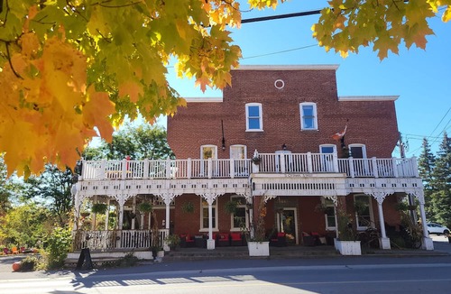 Tamworth Bed & Breakfast | The Tamworth Hotel