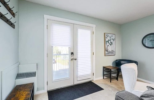 Collingwood House | The Alpine - Central Collingwood Condo