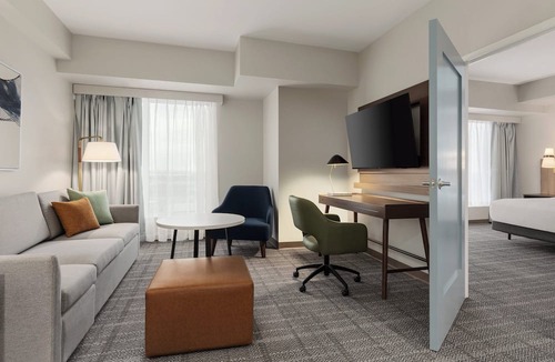 Etobicoke Hotel | Staybridge Suites Toronto Airport East by IHG