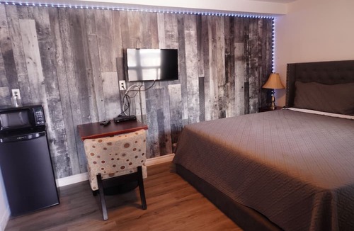 Aldershot Hotel | crestwoodmotel
