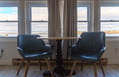 Wolfe Island Hotel | Hotel Wolfe Island