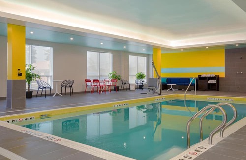 Leeds and the Thousand Islands Hotel | Tru By Hilton Gananoque, On
