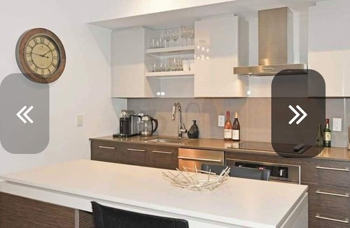 Little Portugal Condo | Charming 1-bedroom condo in marvelous Toronto with WiFi, King West