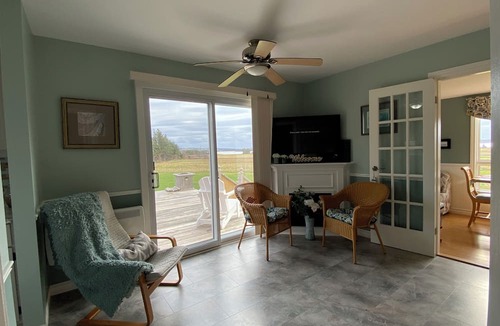 Saint Peters Bay Cottage | Greenwich Moonlight Bay Cottage