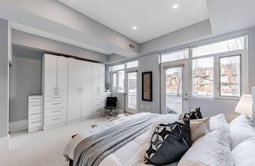 Midtown Toronto Apartment | Rivetstays - Designer Walk Suites