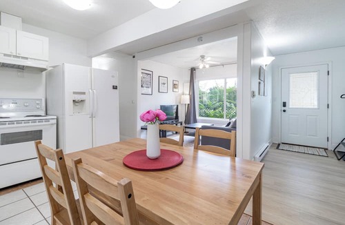 South Central House | 2 Bedroom Duplex near Hospital, Parking.