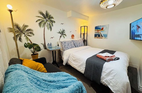 Woodbine Gardens Bed & Breakfast | Sunrise BnB with Free Parking