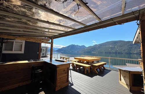 Echo Island Ski Chalet | Ozarks Vortex Island Cabin: Your Serene Lakeside Escape