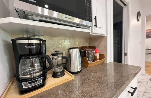 East Newton North House | Private Resort Like Living in Metro Vancouver. Free Parkings.
