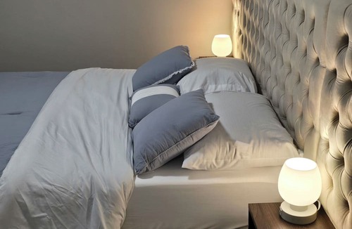 Woodstock Apartment | Opulent 2 bedroom apartment in Woodstock. 2 queen beds