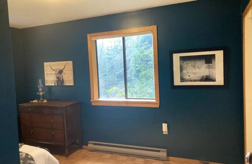 Roberts Creek House | Enchanted Creek Hideaway