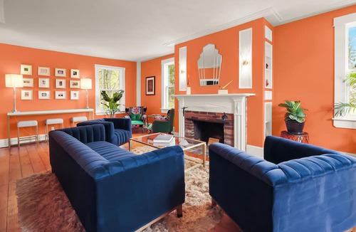 Historic Old Town House | Royal Manor Inn