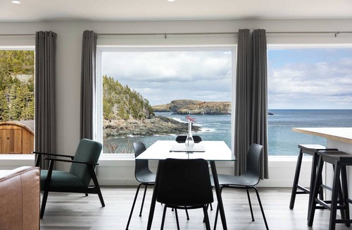 Bauline East House | Cliffs Edge Retreat