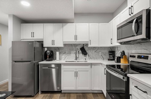 Southeast Calgary House | South Calgary Private Suite - 2Bedroom - NEW