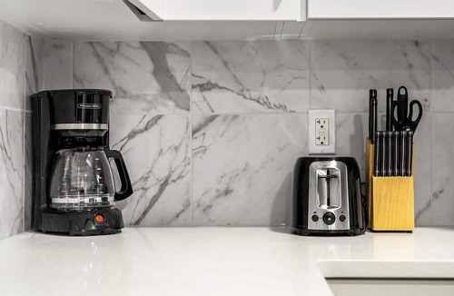 Southeast Calgary House | South Calgary Private Suite - 2Bedroom - NEW