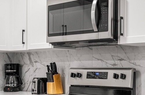 Southeast Calgary House | South Calgary Private Suite - 2Bedroom - NEW