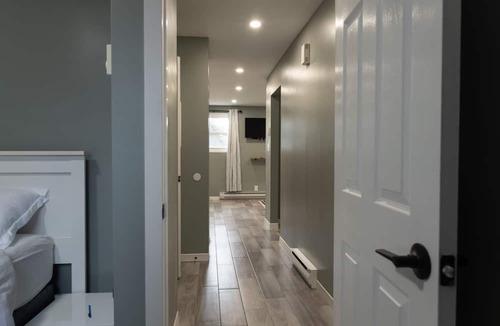 Kemptville Apartment | Newly Renovated 2bed/1bath Apartment / Cozy&Clean