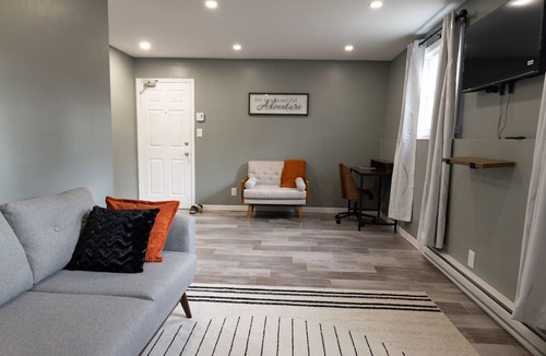 Kemptville Apartment | Newly Renovated 2bed/1bath Apartment / Cozy&Clean