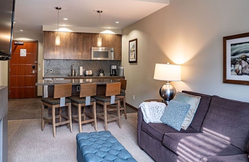 Revelstoke Condo | Downhill Dreams by Revelstoke Vacations