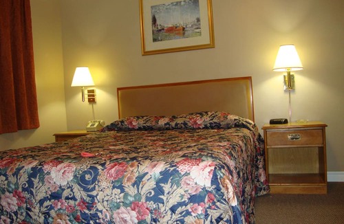 Napanee Hotel | Royal Napanee Inn