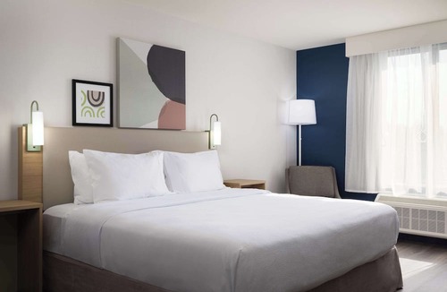 Guelph Hotel | Spark by Hilton Guelph