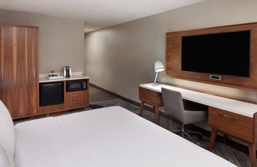 Vaughan Hotel | Four Points by Sheraton Vaughan