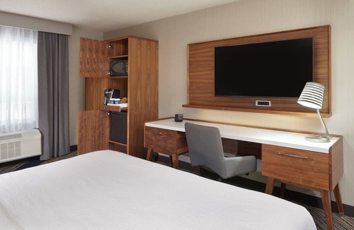 Vaughan Hotel | Four Points by Sheraton Vaughan