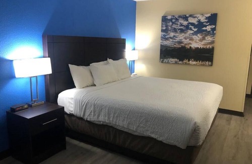 Wallaceburg Hotel | Wallaceburg Inn