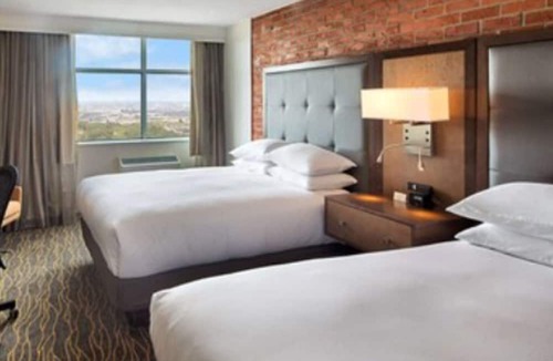 Northeast Mississauga Hotel | DoubleTree by Hilton Toronto Airport