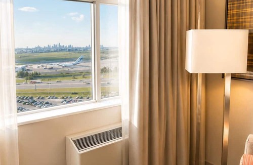 Northeast Mississauga Hotel | DoubleTree by Hilton Toronto Airport