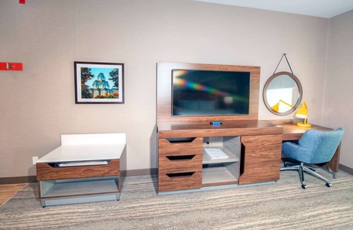 Ottawa Division Hotel | Hampton Inn by Hilton Ottawa