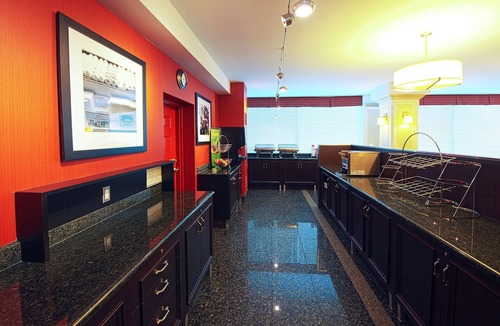 Ottawa Division Hotel | Hampton Inn by Hilton Ottawa