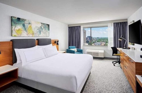 Windsor Hotel | DoubleTree by Hilton Windsor Hotel & Suites